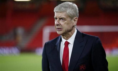 Arsene Wenger reiterates commitment to Arsenal despite Barcelona link