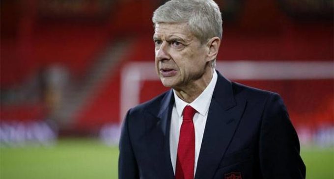 Arsene Wenger reiterates commitment to Arsenal despite Barcelona link