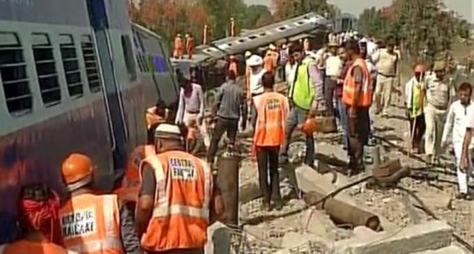 Six bogies of Mahakaushal Express derail