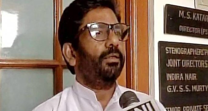 Shiv Sena MP barred from flying, AI cancels his return ticket