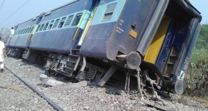 Meerut-Lucknow Rajya Rani Express derails in UP