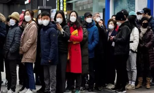 Hebei: China locks down 400,000 people after virus spike near Beijing