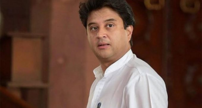 Jyotiraditya Scindia and her mother hospitalized, both having symptoms of corona