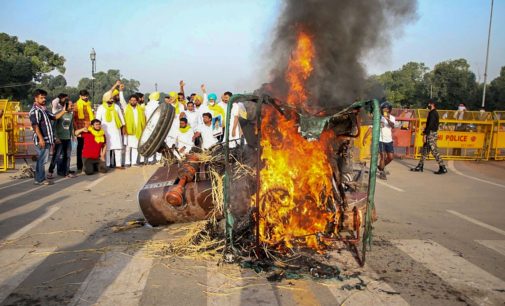Farm bills: Protesters set tractor on fire near India Gate, five arrested