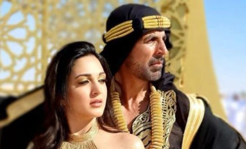 Laxmmi Bomb trailer: Akshay Kumar transforms into sari-clad ghost. Watch