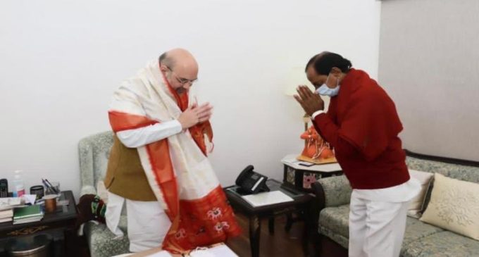 KCR meets Amit Shah seeking release of flood relief funds